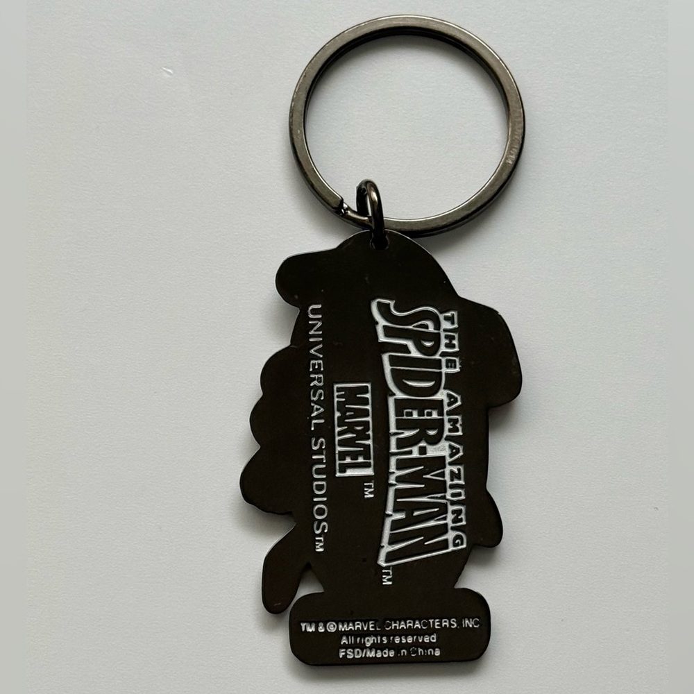 SPIDERMAN Keychain Marvel Universal
Studios Orlando Personalized VICTORIA - Picture 4 of 4
